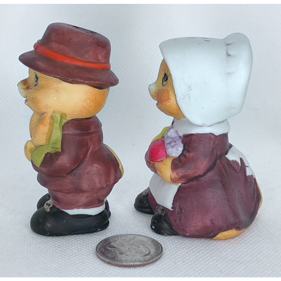 1980 Russ Berrie Co Pilgrim Holiday Spice Squirrel Salt & Pepper Shakers Vintage - Picture 3 of 7